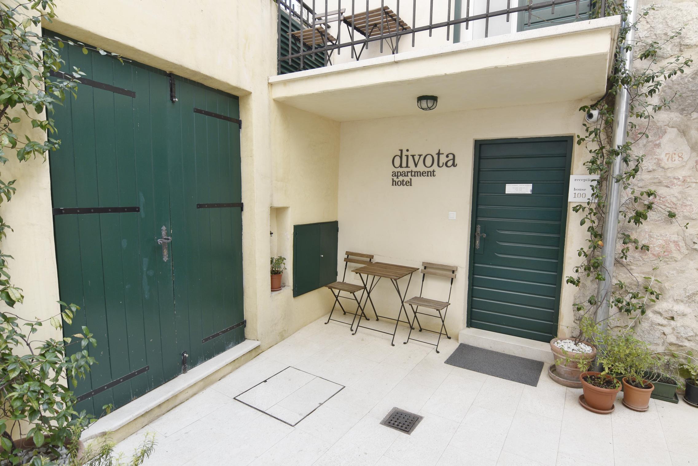 Divota Apartment Hotel Split Exterior photo